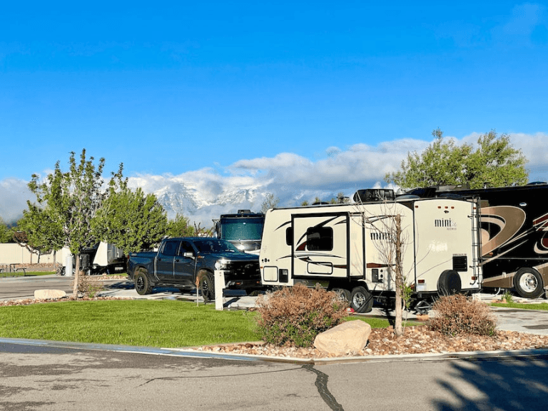 The Dos and Don'ts of RV Park Neighbor Etiquette