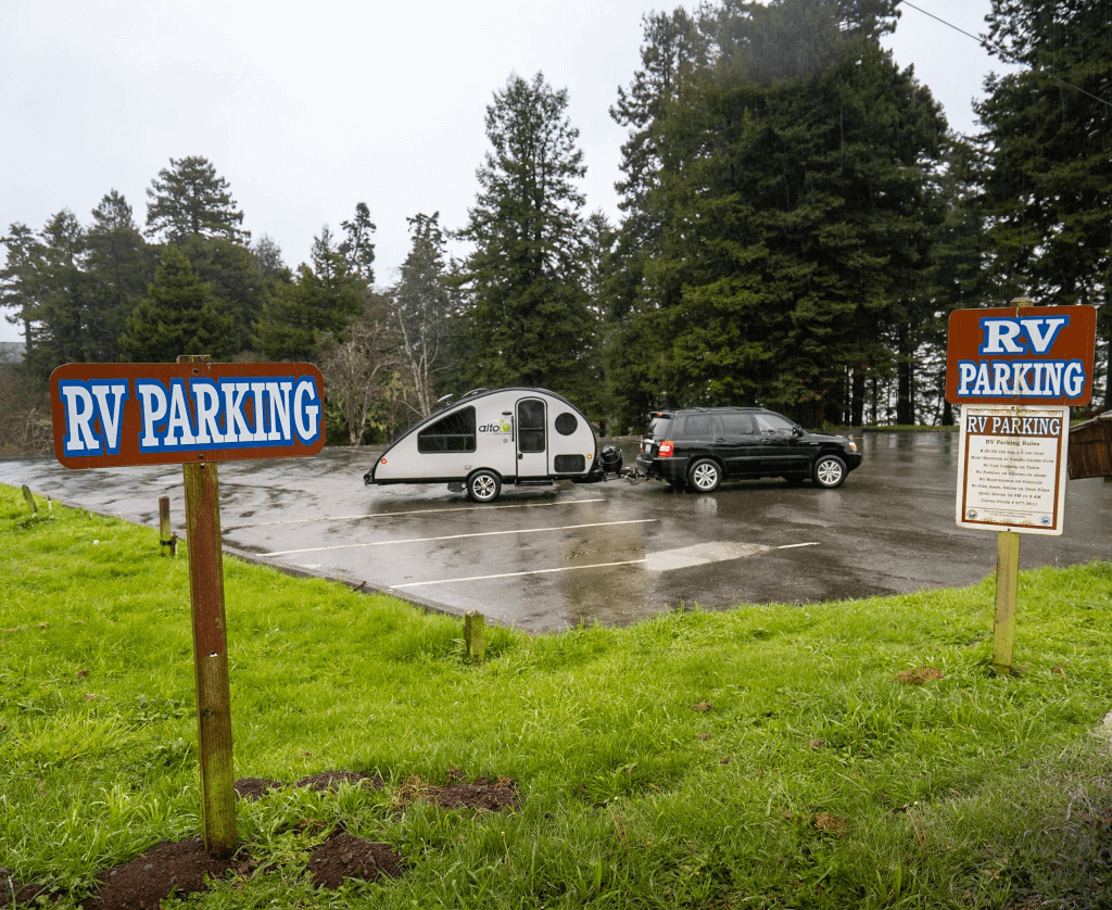 The Dos and Don'ts of RV Park Neighbor Etiquette